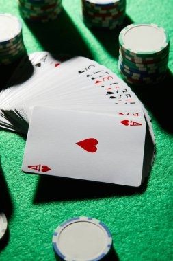 prabu sports app showing SEA Games match and live roulette table side by side